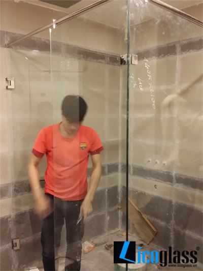 PHÒNG TẮM KÍNH CHUNG CƯ HIỆN ĐẠI TẠI HÀ NỘI 