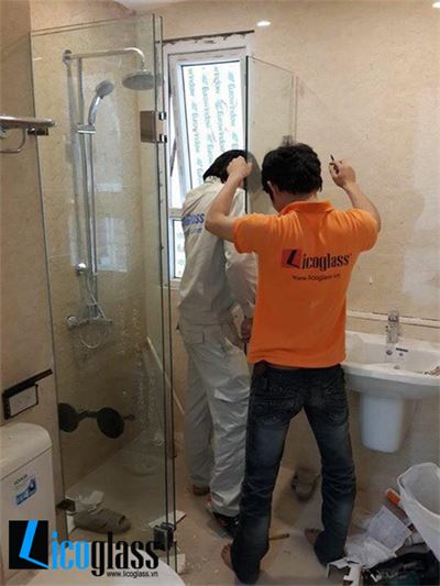 PHÒNG TẮM KÍNH VUÔNG GÓC KÍNH KÍNH 